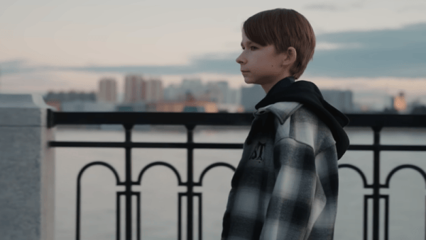 В 20 лет парень выглядит как ребенок В 20 лет парень выглядит как ребенок