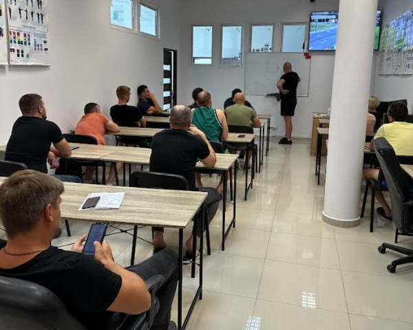 Пинчанин открыл школу для дальнобойщиков в Польше. Выгодно? Пинчанин открыл школу для дальнобойщиков в Польше. Выгодно?